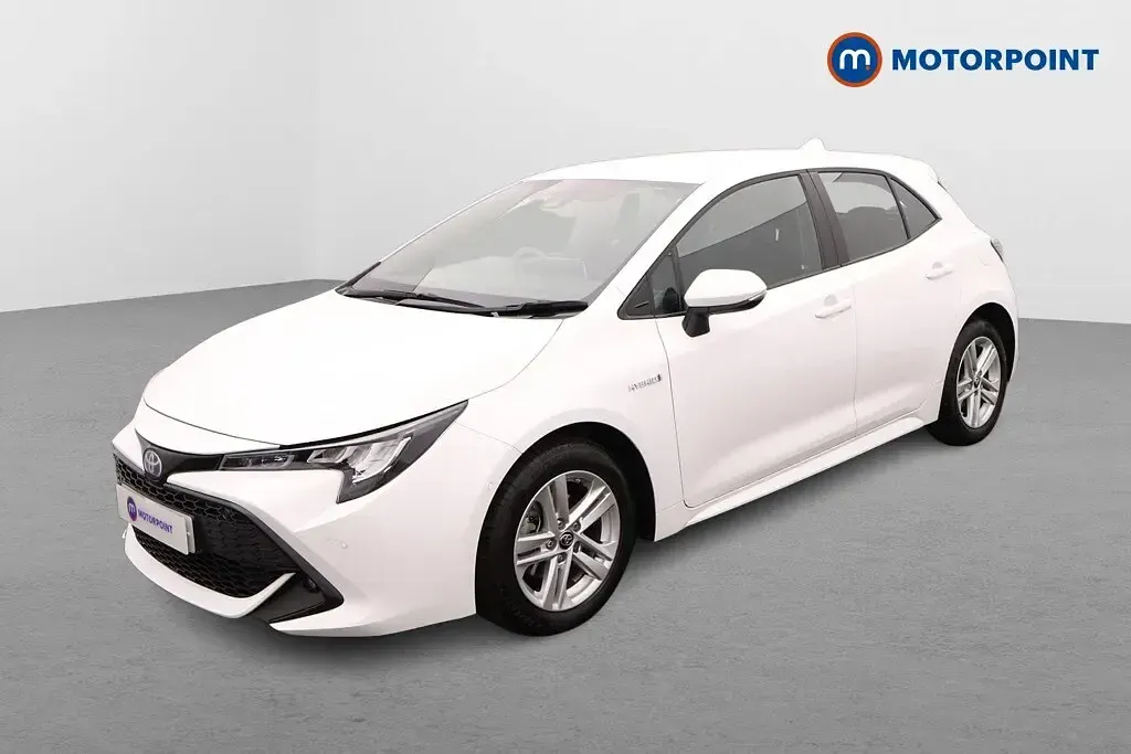 Used Toyota Corolla 122 HP (89 kW) 2021 White Hatchback