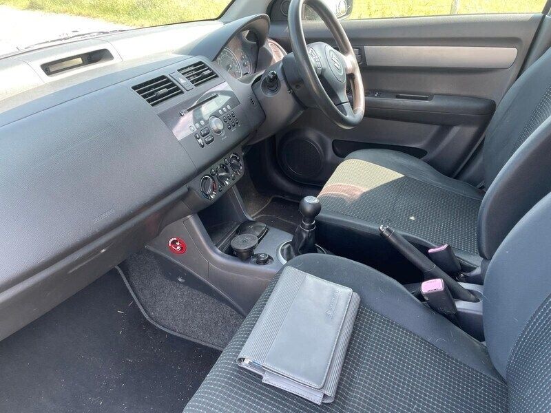 Image 3/4