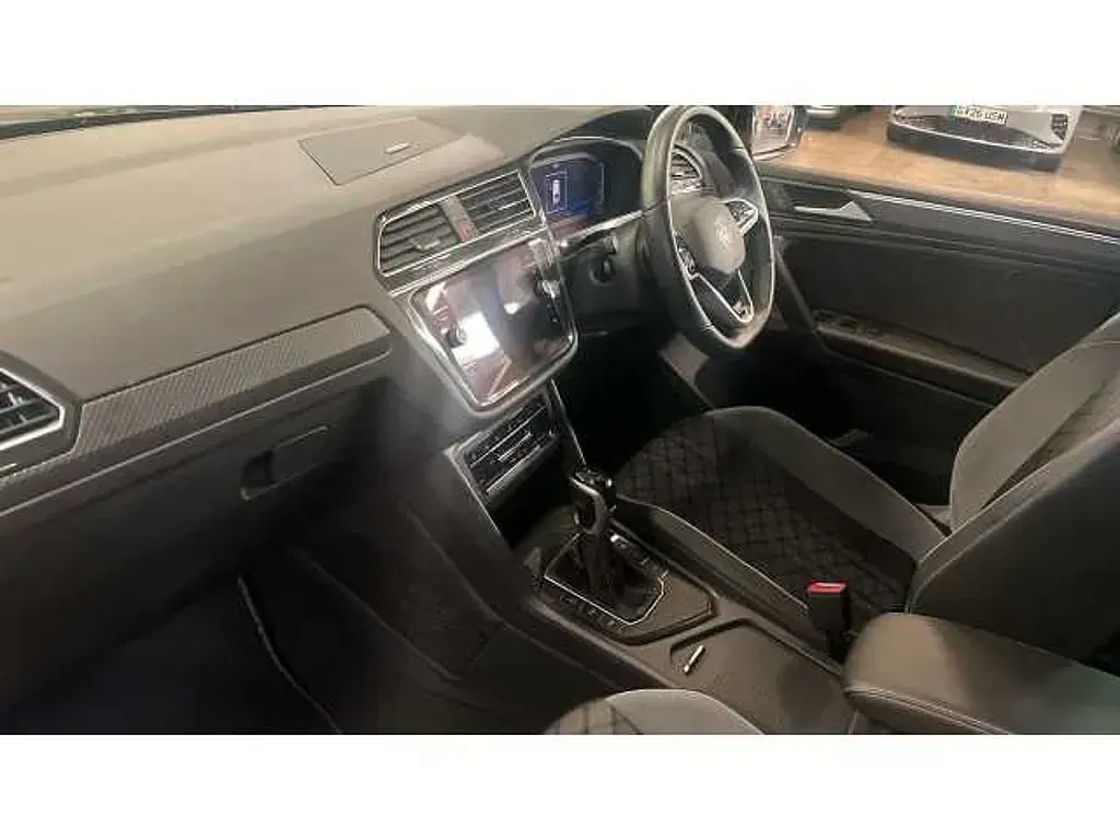 Used VW Tiguan R-line 150 HP (110 kW) 2023 Black SUV