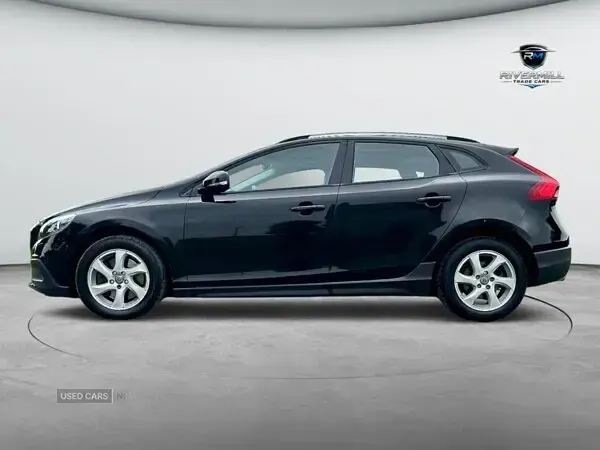 Used Volvo V40 SE 2013 Black Hatchback