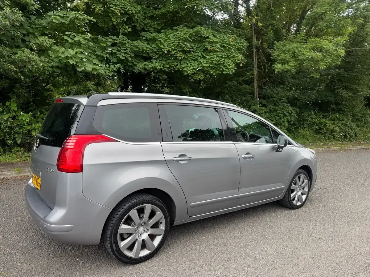 Used Peugeot 5008 Allure 115 HP (84 kW) 2014 Grey MPV