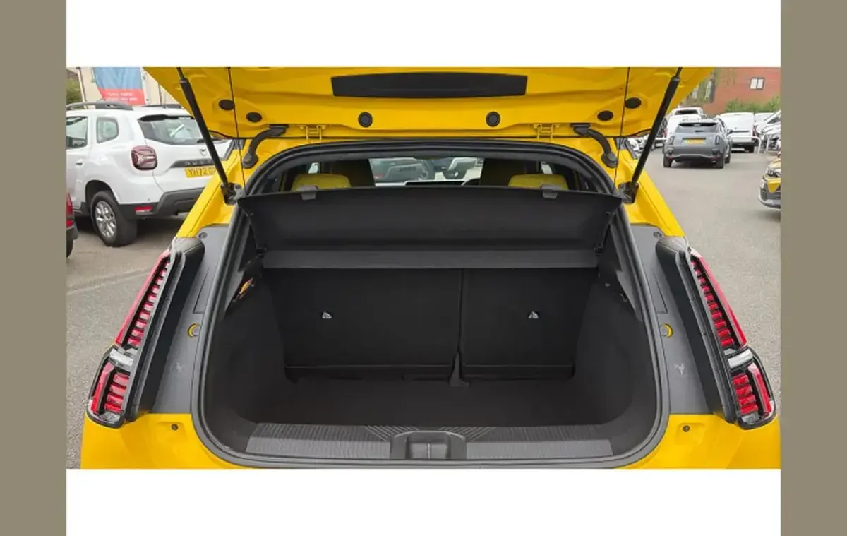 Used Renault R5 Iconic 110 kW (150 HP) 2025 Other Hatchback