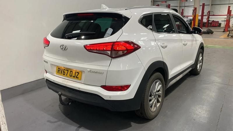 Used Hyundai Tucson Premium 116 HP (85 kW) 2017 White SUV