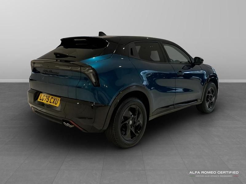 Used Alfa Romeo Junior 134 HP (98 kW) 2025 Blue SUV