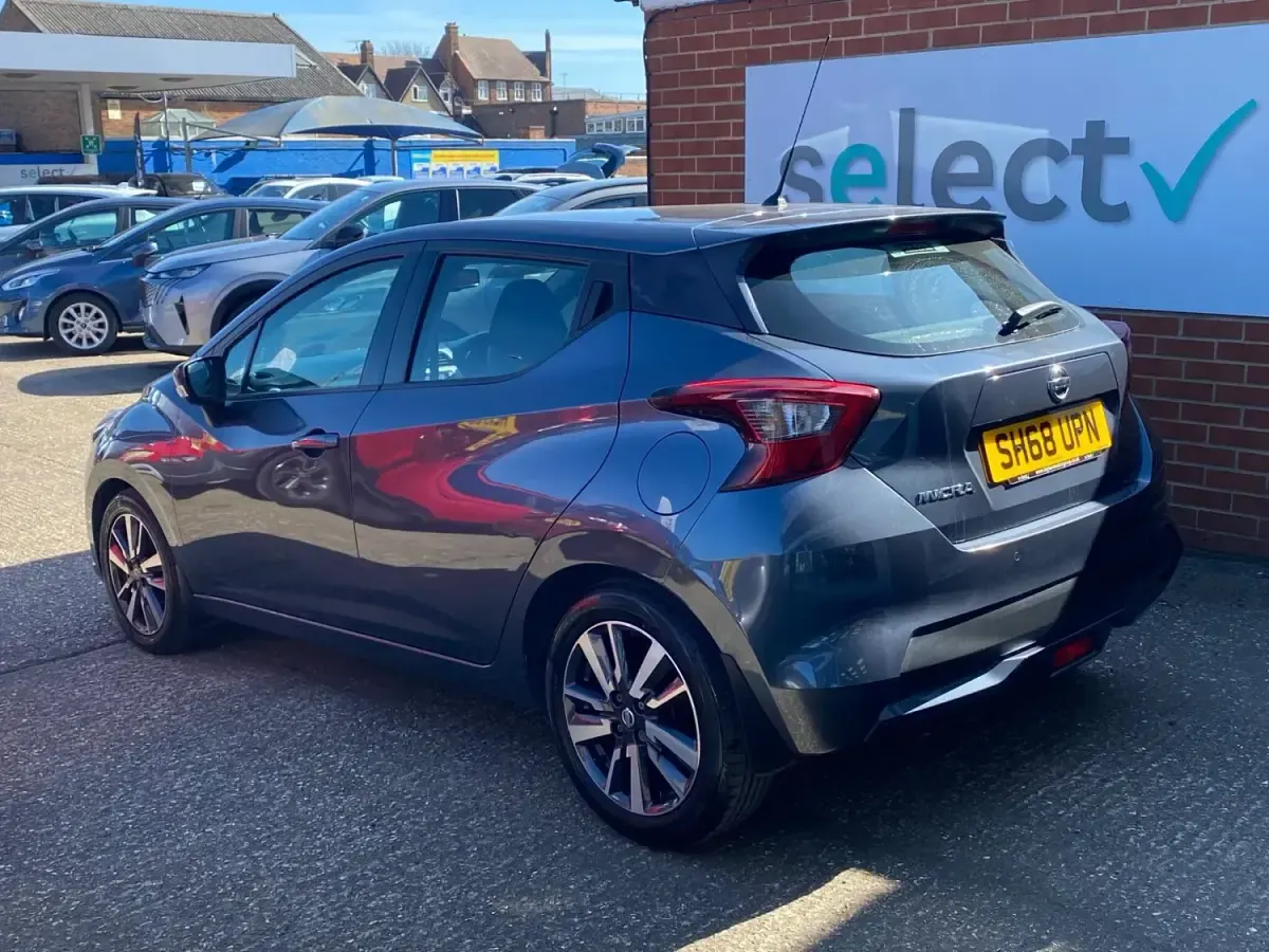 Używany Nissan Micra Acenta 2018 Szary Hatchback