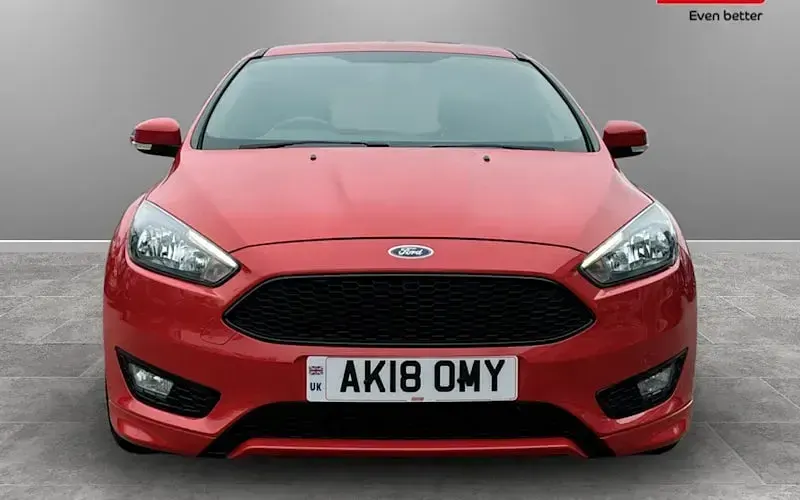 Used Ford Focus ST-Line 140 HP (102 kW) 2017 Red Hatchback