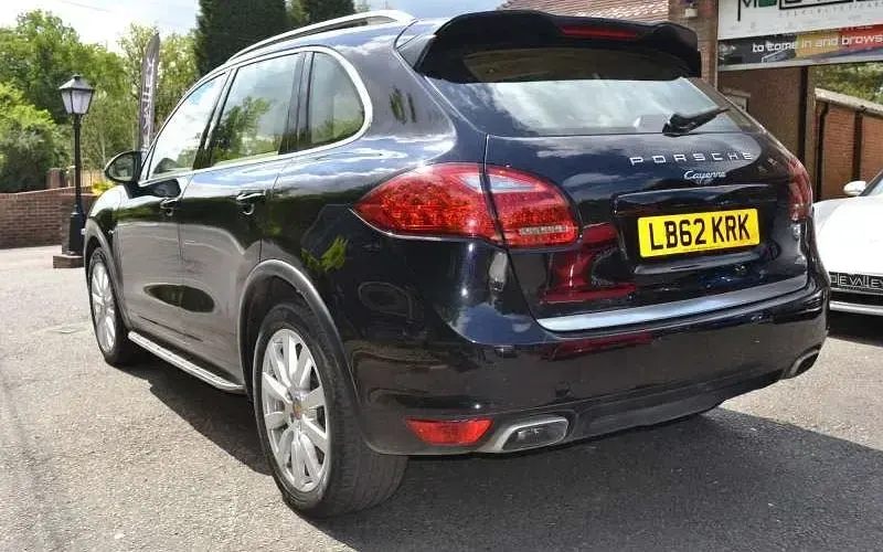 Used Porsche Cayenne 245 HP (180 kW) 2013 Black SUV