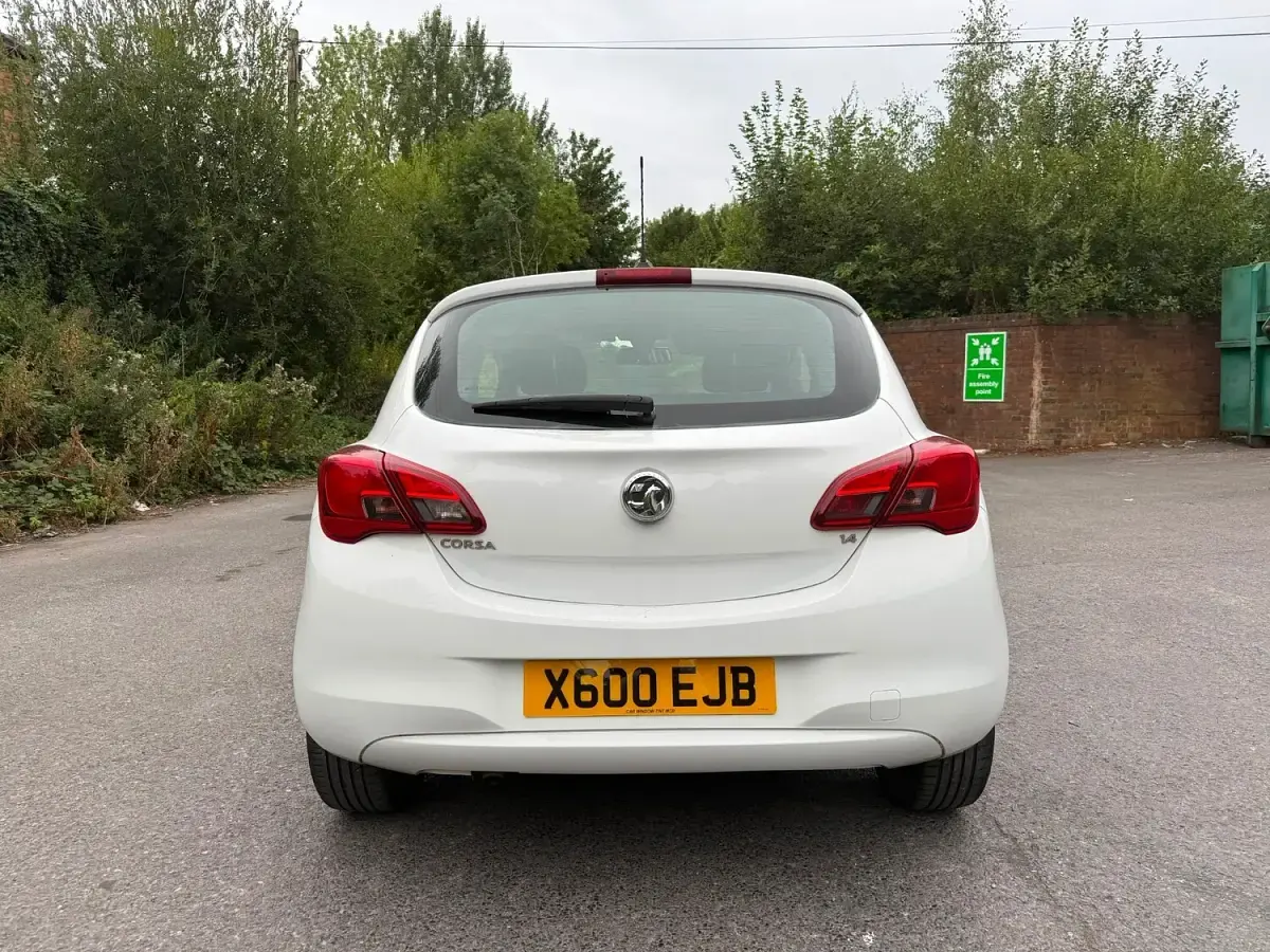 Used Vauxhall Corsa 2016 White Hatchback