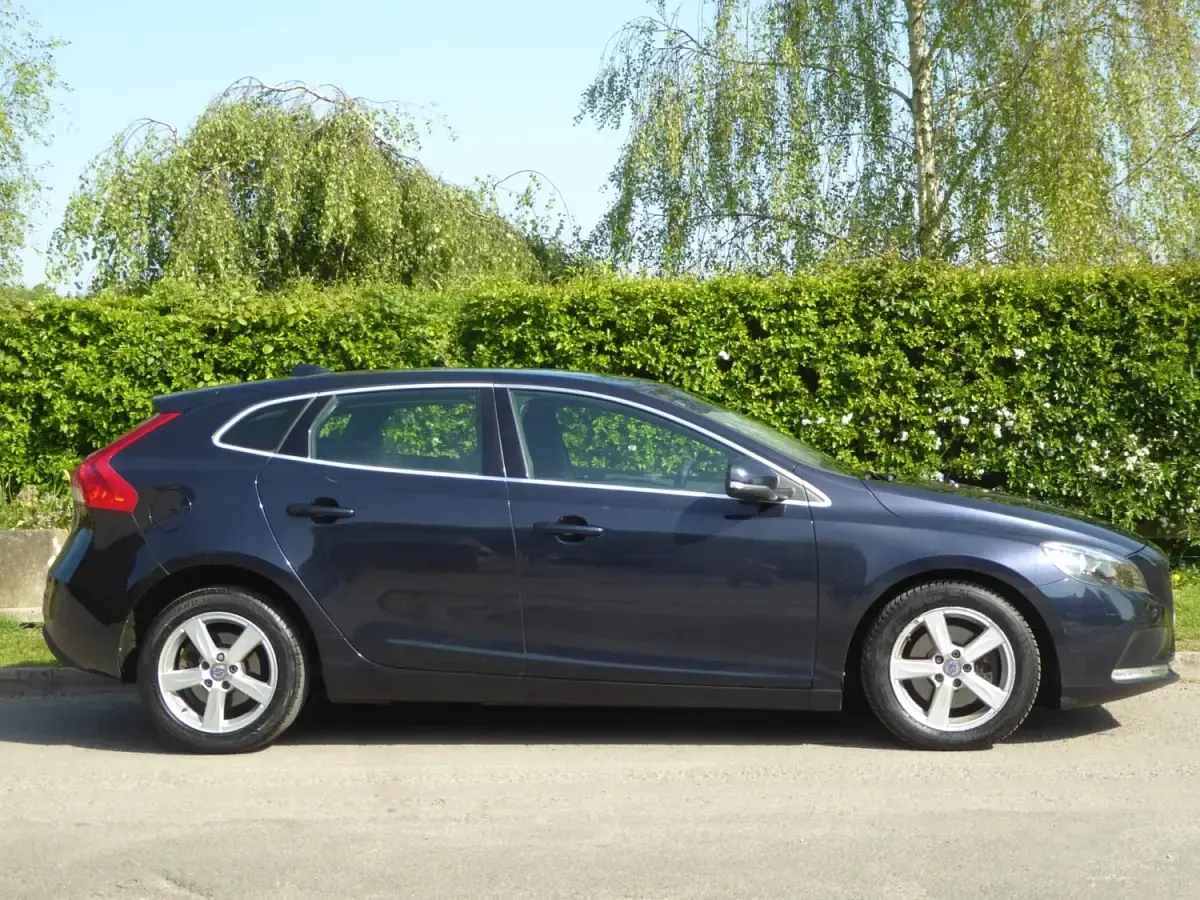 Begagnad Volvo V40 SE 2016 Blå Halvkombi
