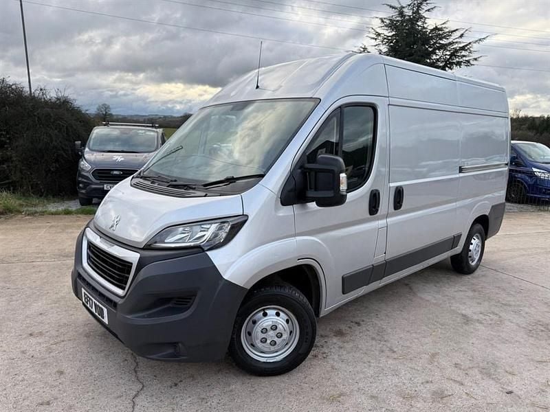 Used Peugeot Boxer 130 HP (95 kW) 2017 Silver Van