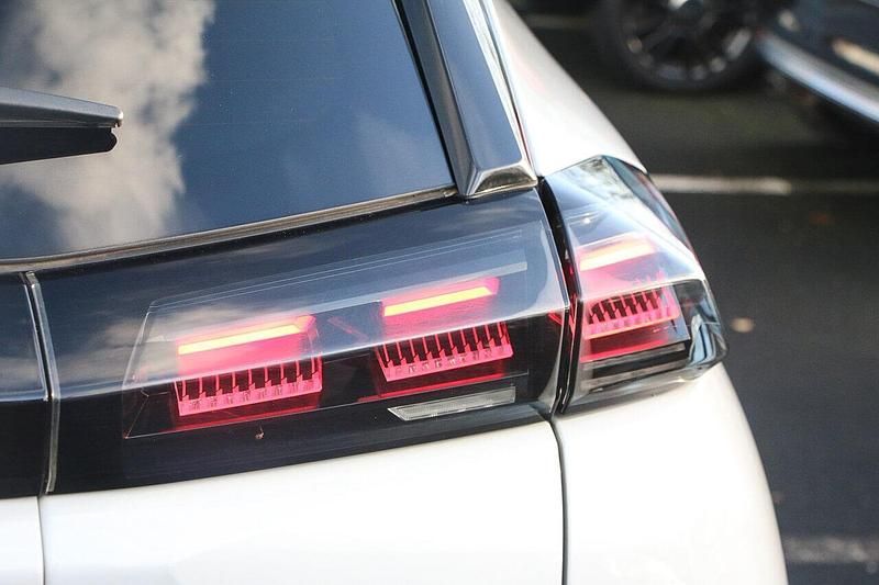 Used Peugeot 2008 GTi 130 HP (95 kW) 2024 White SUV