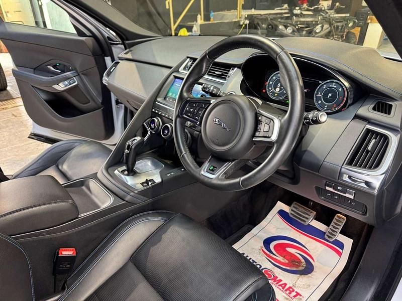 Used Jaguar E-Pace R-Dynamic 150 HP (110 kW) 2019 White SUV