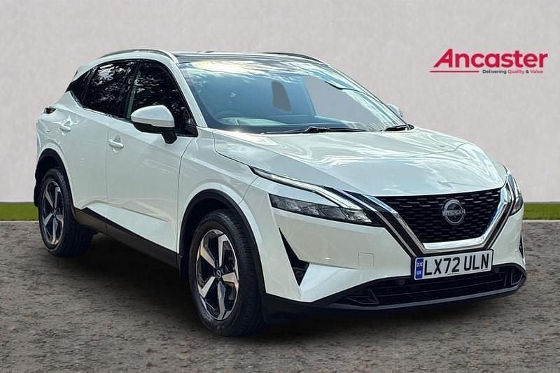 Pearl storm white Used 2022 Nissan Qashqai N-Connecta SUV | £18,975 (Fair price) - Image 1/4