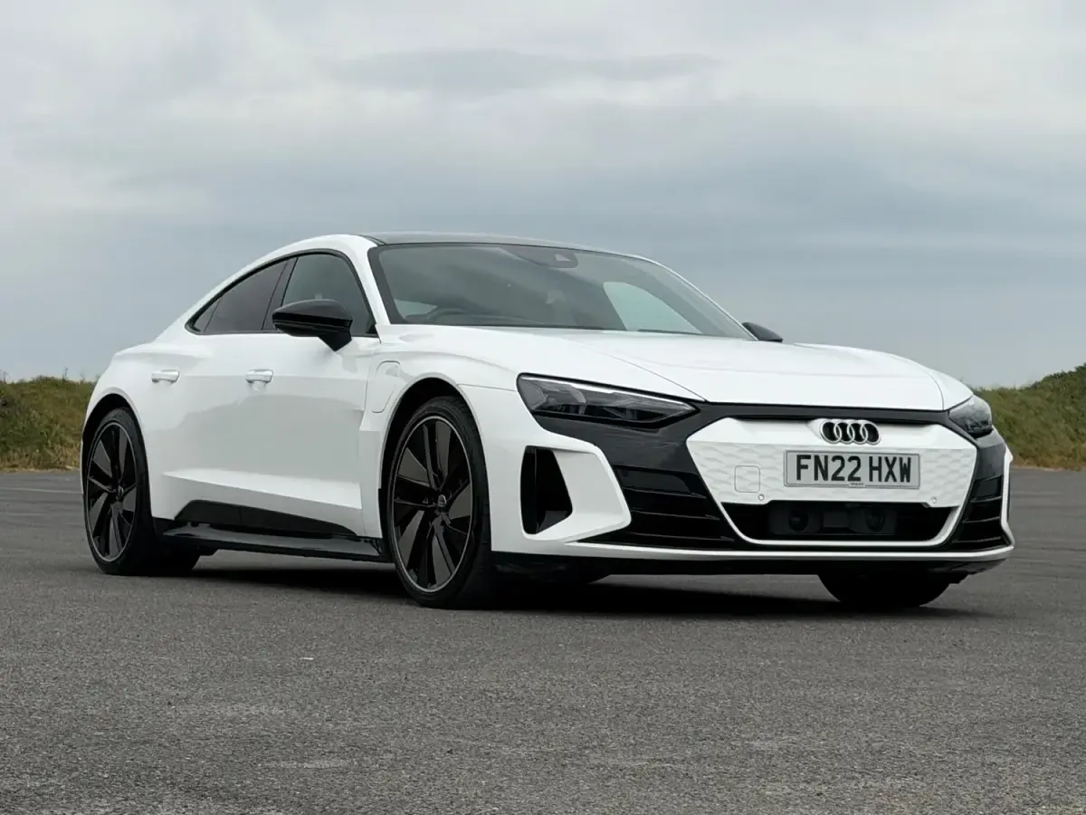 Used Audi e-tron GT quattro Advanced 475 kW (646 HP) 2022 White Sedan