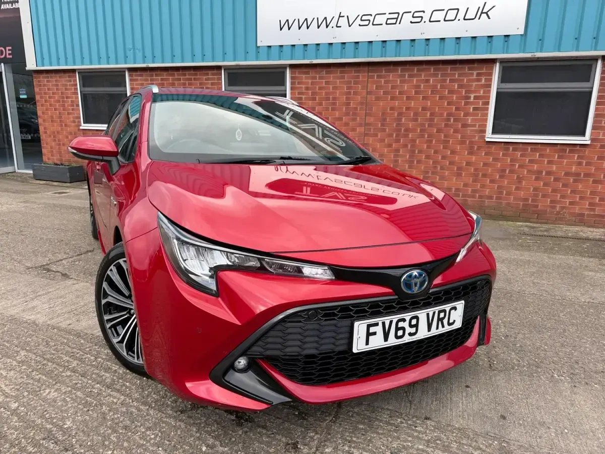 Usado Toyota Corolla Design 184 CV (135 kW) 2020 Rojo Familiar