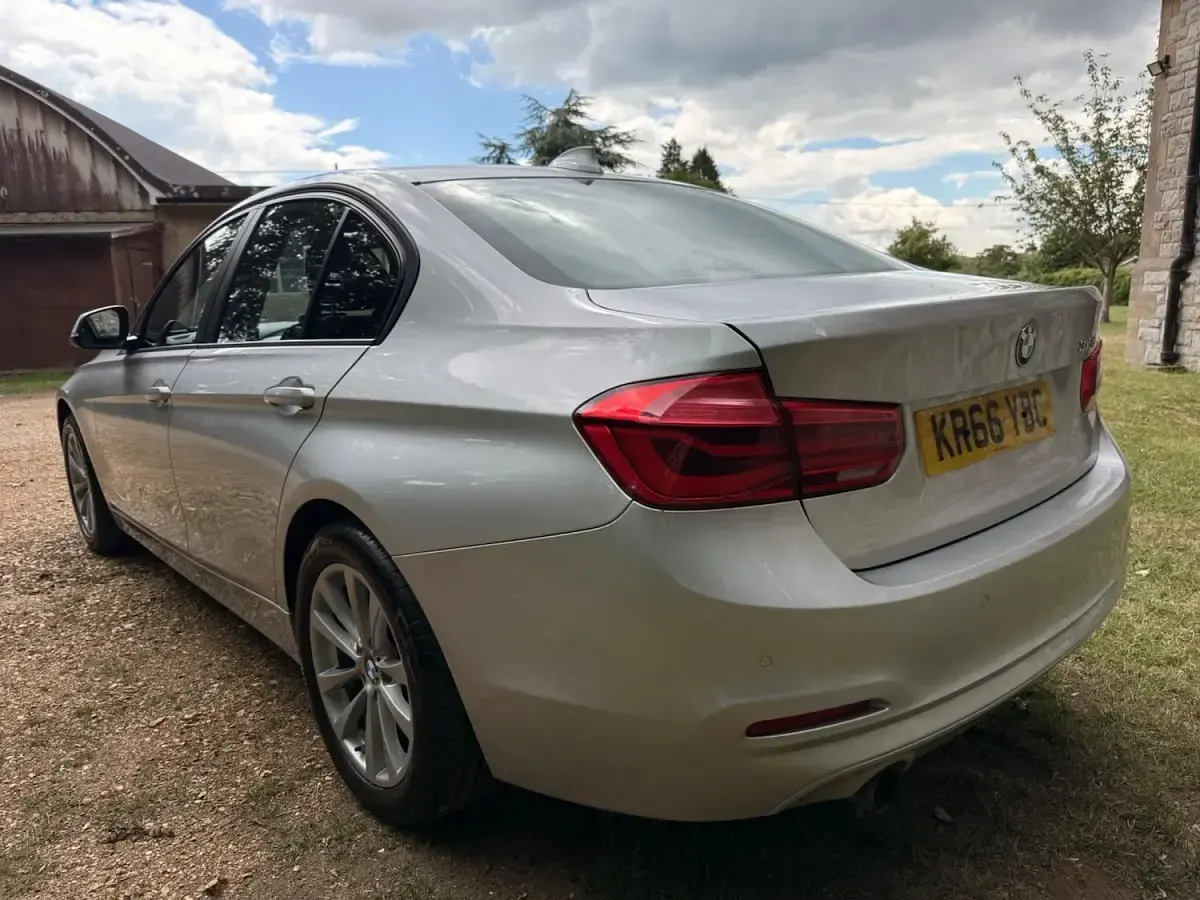 Used BMW 318 Efficient Dynamics 2016 Silver Sedan