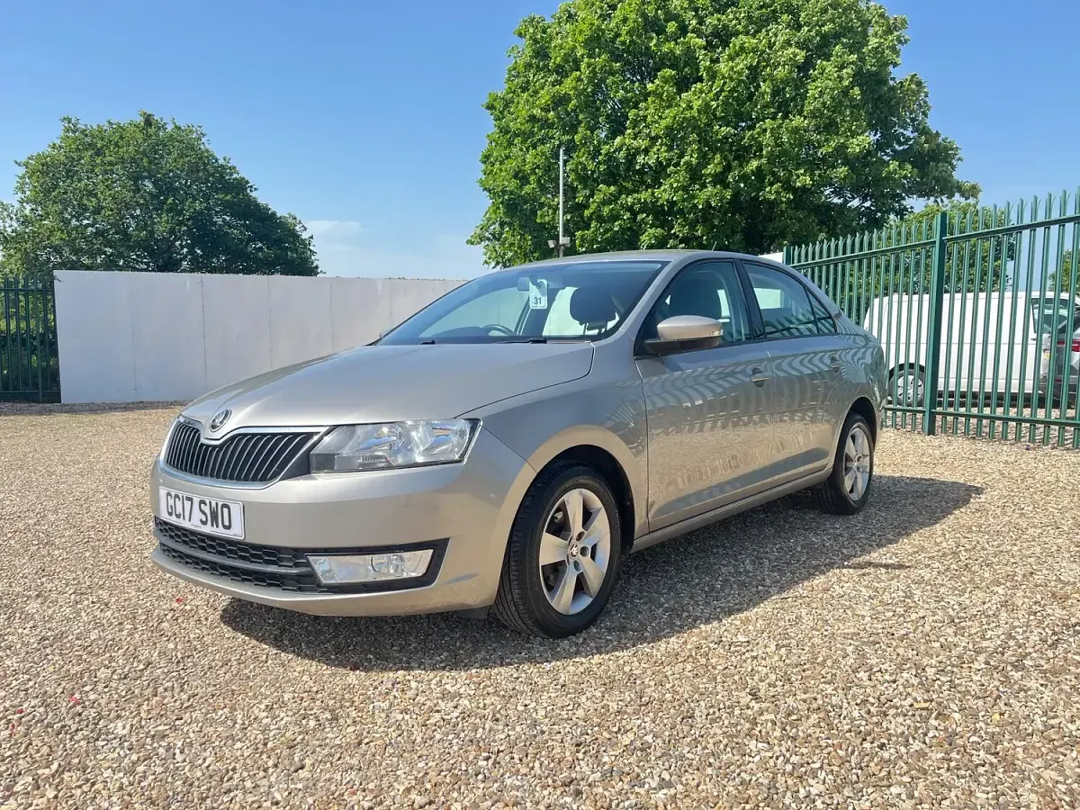 Used Skoda Rapid SE 90 HP (66 kW) 2017 Beige Hatchback