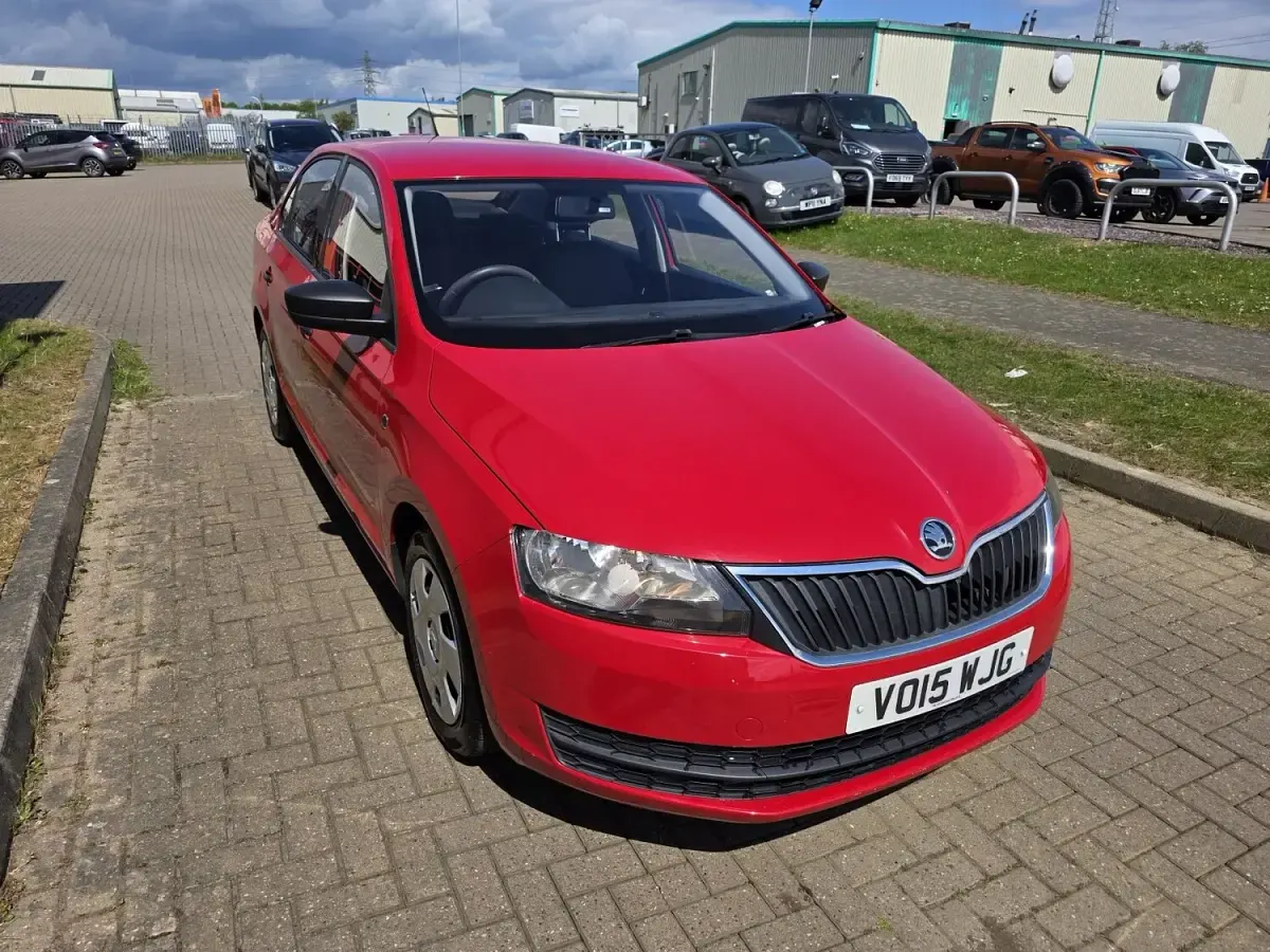 Used Skoda Rapid 2015 Red Hatchback