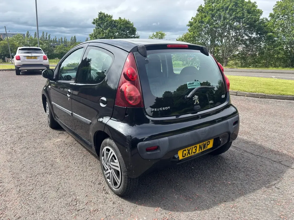 Used Peugeot 107 Active 68 HP (50 kW) 2013 Black Hatchback