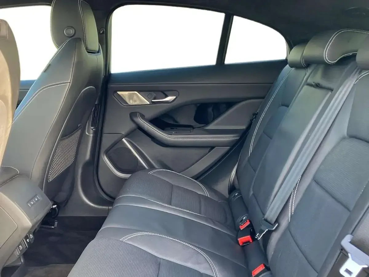 Usado Jaguar I-Pace R-Dynamic 294 kW (400 HP) 2023 Preto SUV