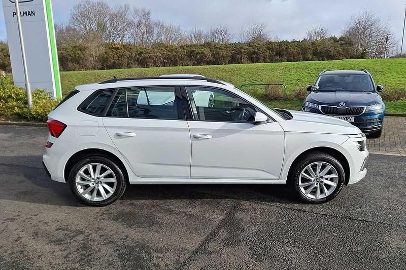 Used Skoda Kamiq SE 70 HP (51 kW) 2025 Moon white metallic SUV