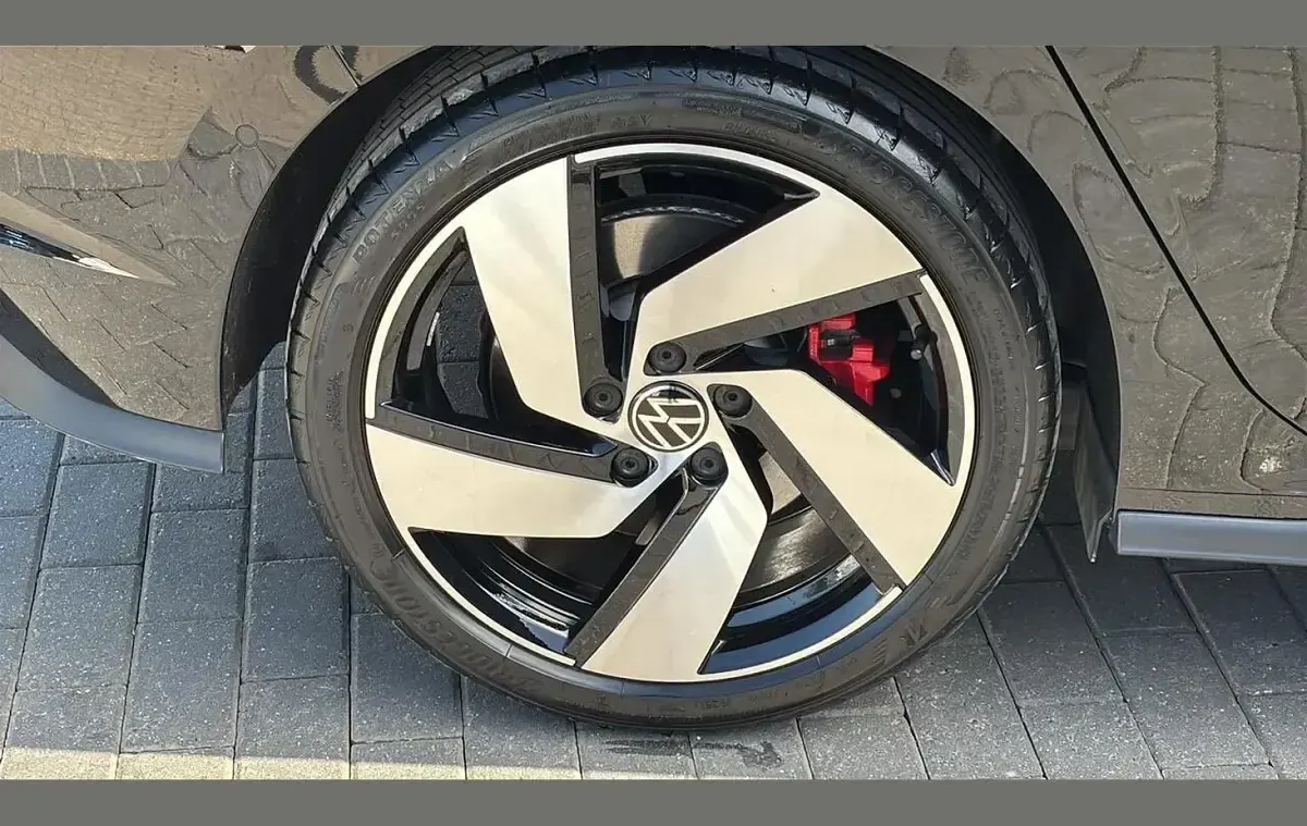 Used VW Golf VIII GTI 265 HP (194 kW) 2025 Black Hatchback
