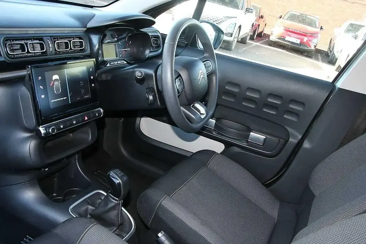 Usado Citroën C3 PureTech 83 HP (61 kW) 2024 Cinzento Citadino