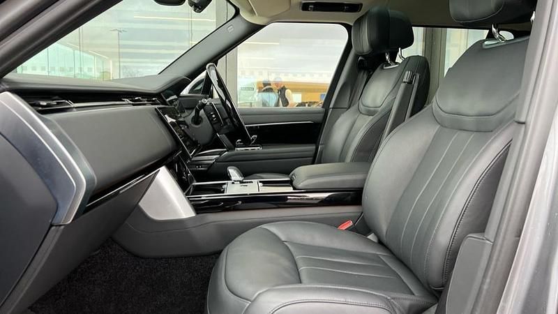 Used Land Rover Range Rover Autobiography 550 HP (404 kW) 2024 Metallic  eiger grey SUV