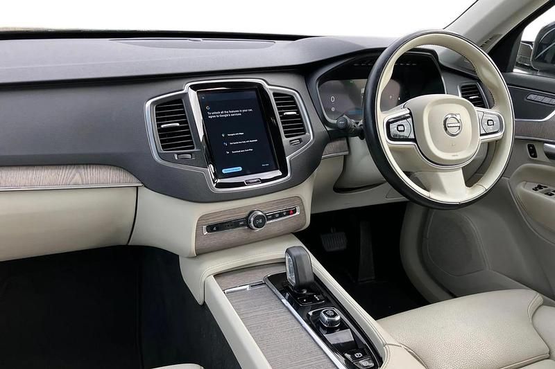 Begagnad Volvo XC90 Core 299 HK (219 kW) 2022 Svart SUV