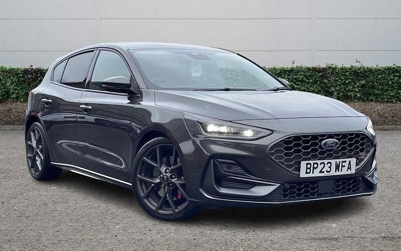 Used 2024 Ford Focus ST Hatchback | £22,318 (Super price) - Image 1/4
