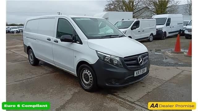 Used Mercedes Vito Progressive 161 HP (118 kW) 2021 White Van
