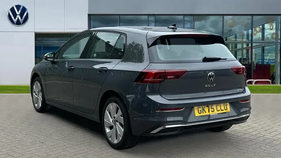 Used VW Golf VIII Style 150 HP (110 kW) 2025 Dolphin grey metallic