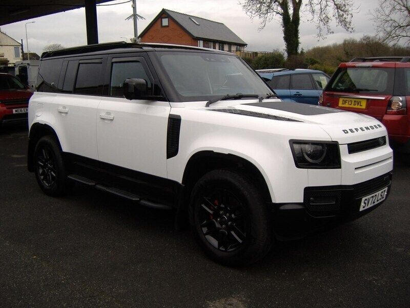 White Used 2022 Land Rover Defender Dynamic SUV | £60,995 (Expensive) - Image 1/4