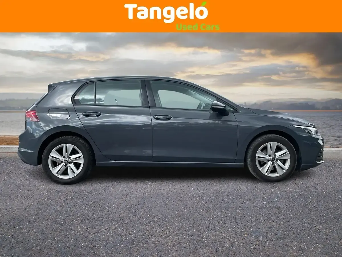 Usado VW Golf VII Life 130 HP (95 kW) 2021 Cinzento Citadino