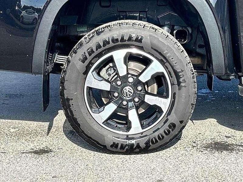 Begagnad VW Amarok Style 2023 Svart Pickup