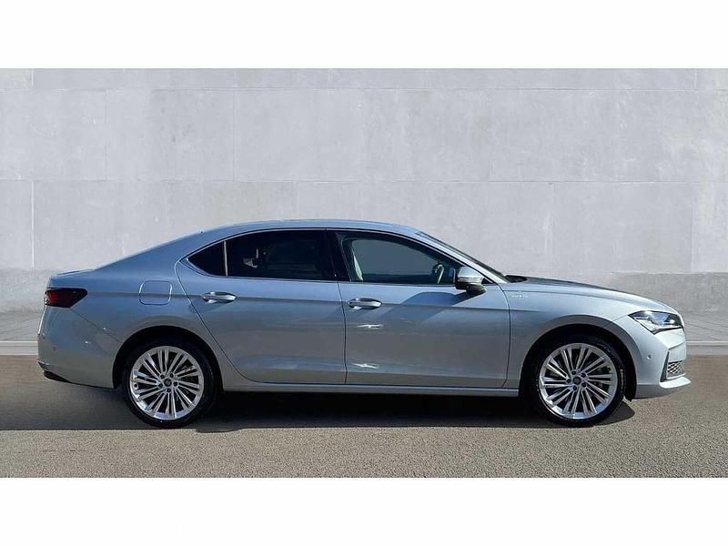 Used Skoda Superb LAURIN & KLEMENT 204 HP (150 kW) 2025 Pebble silver metallic Hatchback