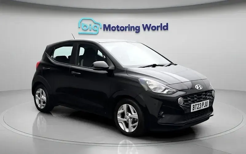 Used Hyundai i10 SE 67 HP (49 kW) 2023 Black Hatchback