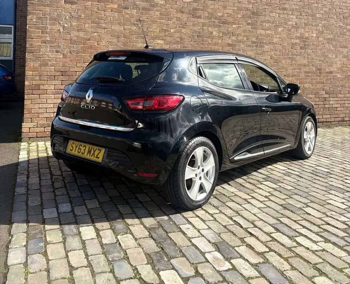 Used Renault Clio IV Dynamique 2014 Black Hatchback