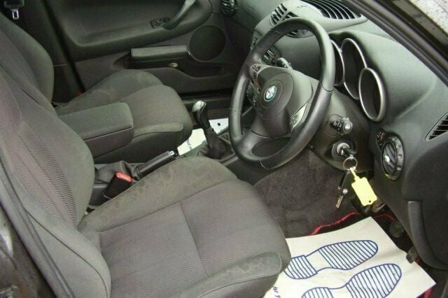 Used Alfa Romeo 147 120 HP (88 kW) 2004 Hatchback