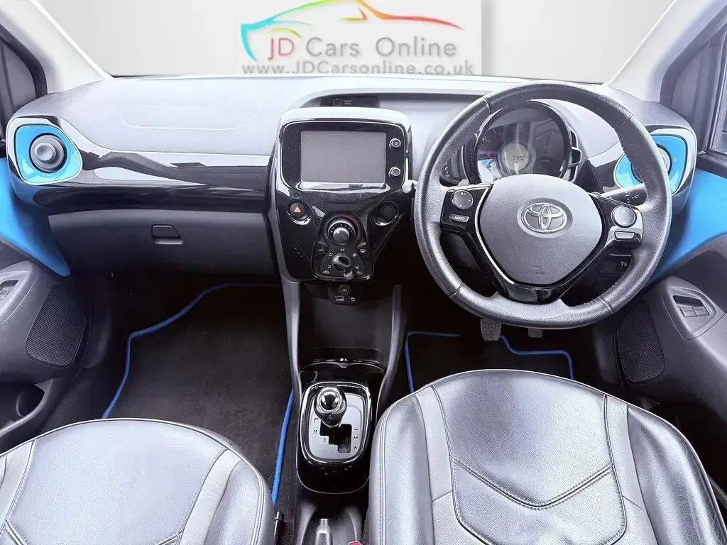 Used Toyota Aygo X-cite 69 HP (50 kW) 2016 Blue Hatchback