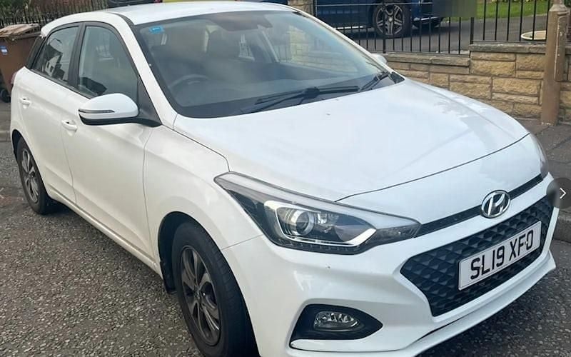 White Used 2019 Hyundai i20 SE Hatchback | £9,499 (Fair price) - Image 1/1