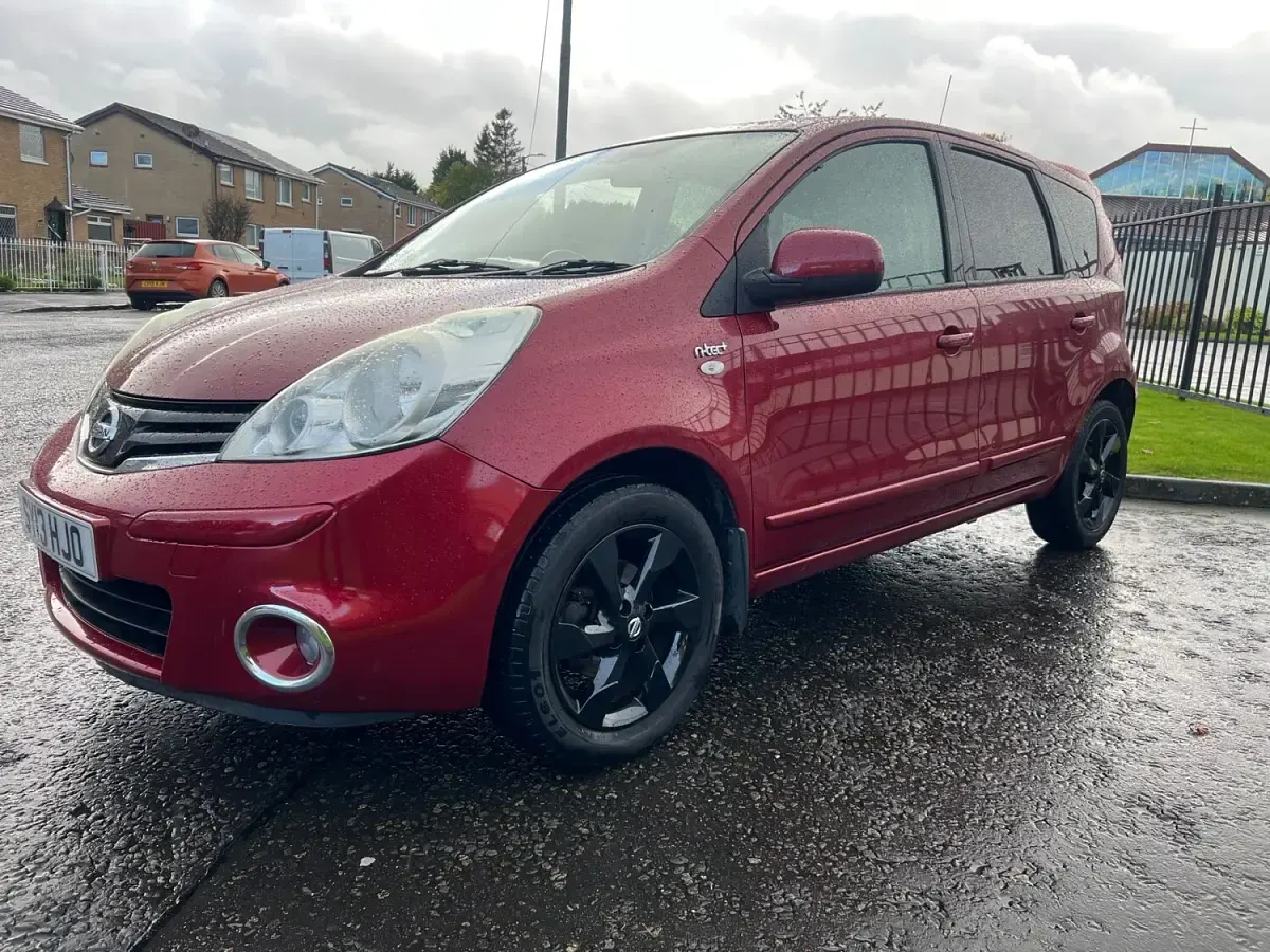 Used Nissan Note N-TEC 88 HP (64 kW) 2013 Red Hatchback