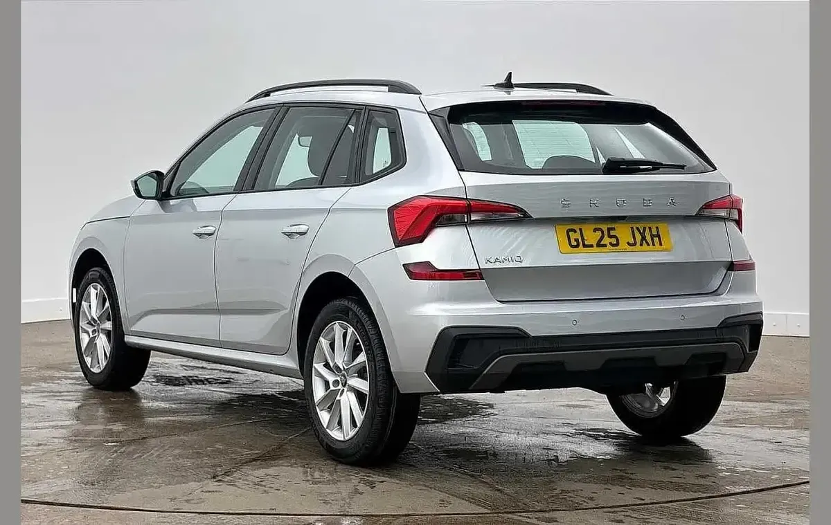Used Skoda Kamiq SE 94 HP (69 kW) 2025 Brilliant silver metallic SUV