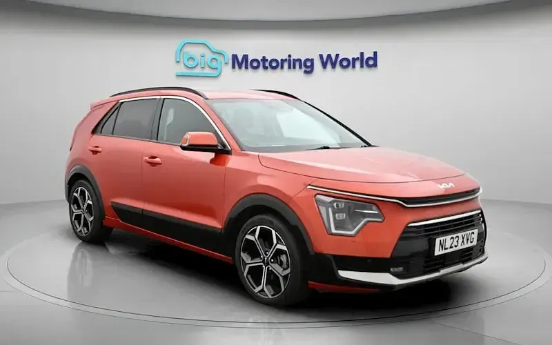 Second-hand Kia Niro 182 CP (133 kW) 2023 Portocaliu SUV