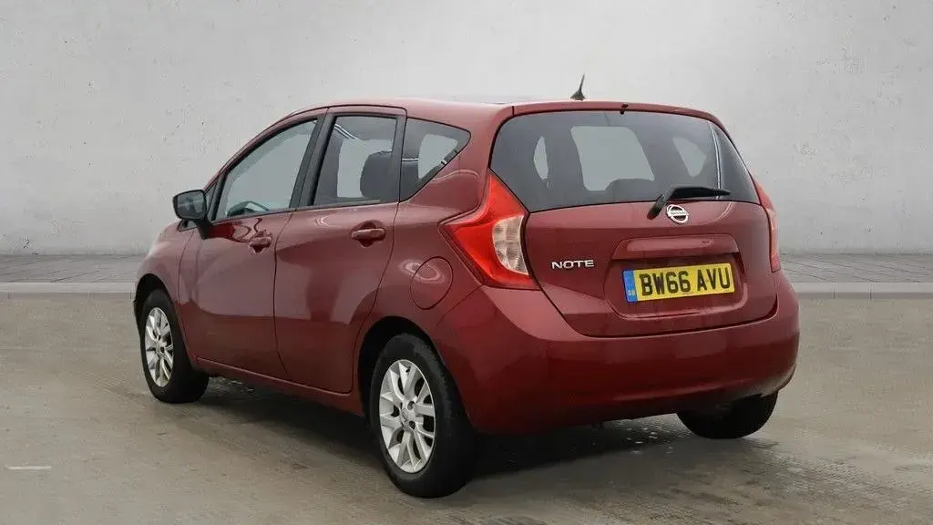 Begagnad Nissan Note Acenta 80 HK (58 kW) 2016 Röd Halvkombi