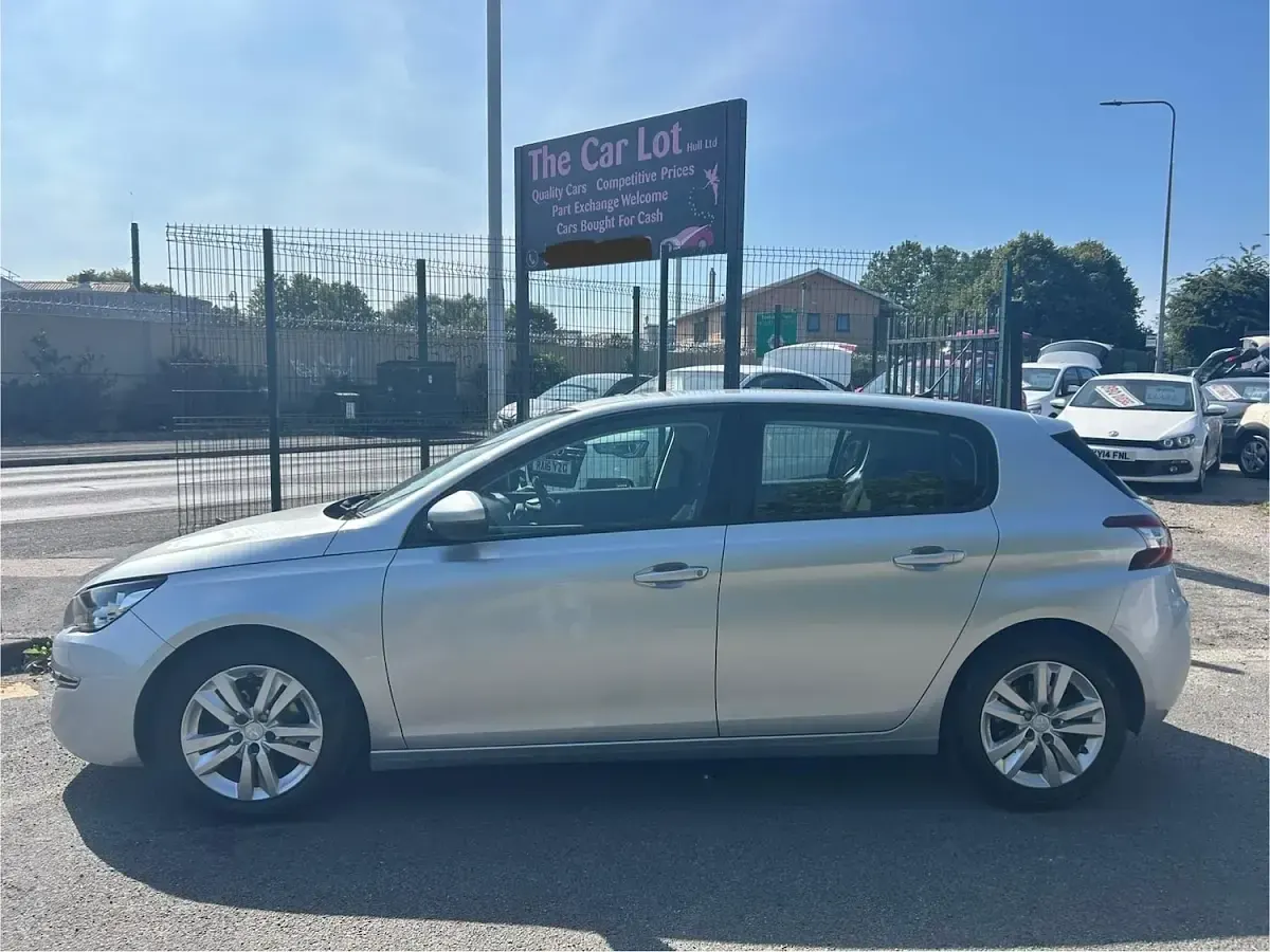 Used Peugeot 308 Active 100 HP (73 kW) 2015 Silver Hatchback