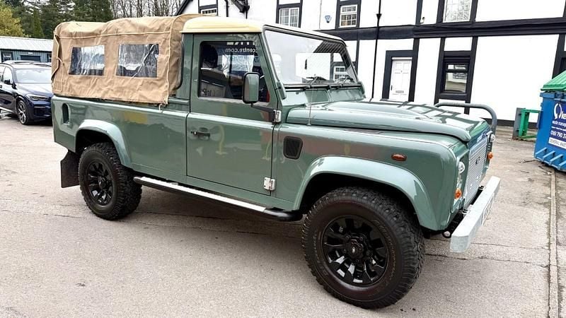 Green Used 2010 Land Rover Defender Pickup | £25,400 (Fair price) - Image 1/4