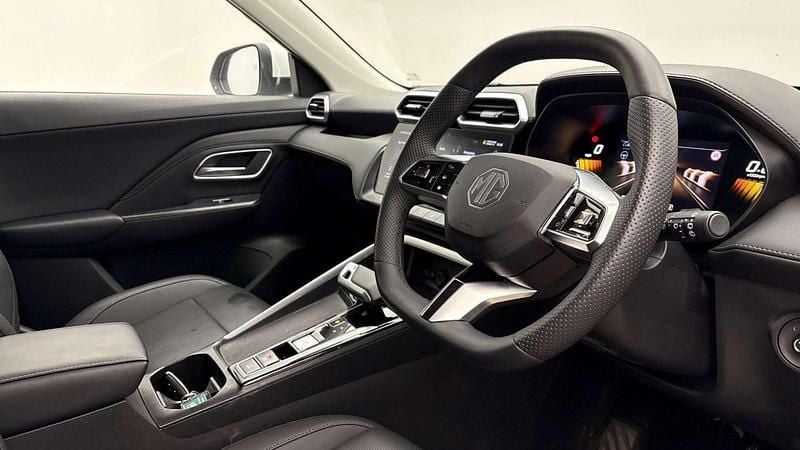 Used MG ZS Trophy 196 HP (144 kW) 2025 White SUV