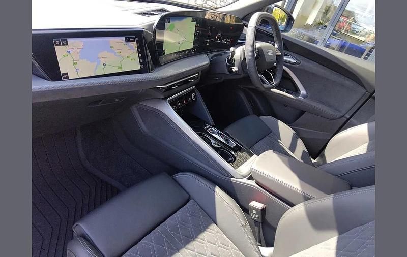 Used Audi Q5 Comfort 200 HP (147 kW) 2026 Blue SUV