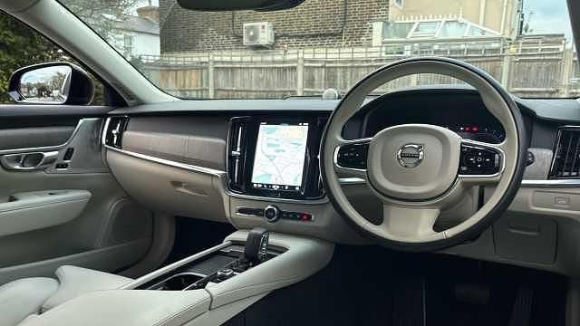 Used Volvo V90 Ultimate 250 HP (183 kW) 2023 Black Estate